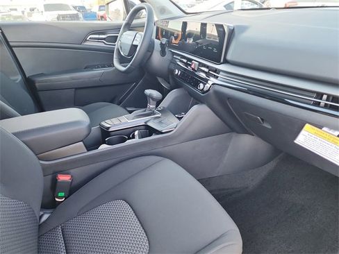 New 2026 Kia Sportage LX image 16