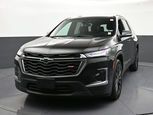 Used 2023 Chevrolet Traverse RS w/ LPO, Floor Liner Package AWD/4WD image 8