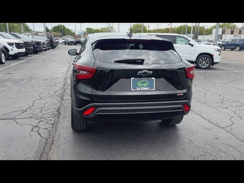 Used 2024 Chevrolet Trax RS w/ Sunroof Package FWD image 7