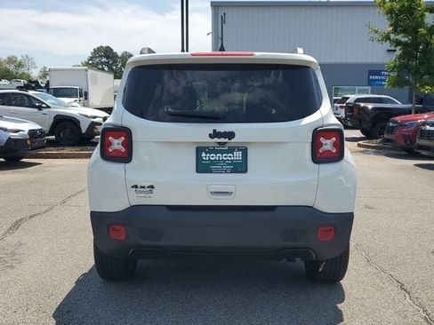 Certified 2022 Jeep Renegade Altitude AWD/4WD image 7