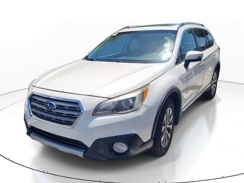 Used 2017 Subaru Outback 3.6R Touring AWD/4WD image 3