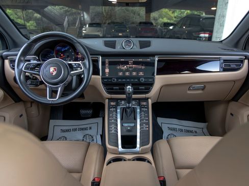 Certified 2020 Porsche Macan AWD/4WD image 42