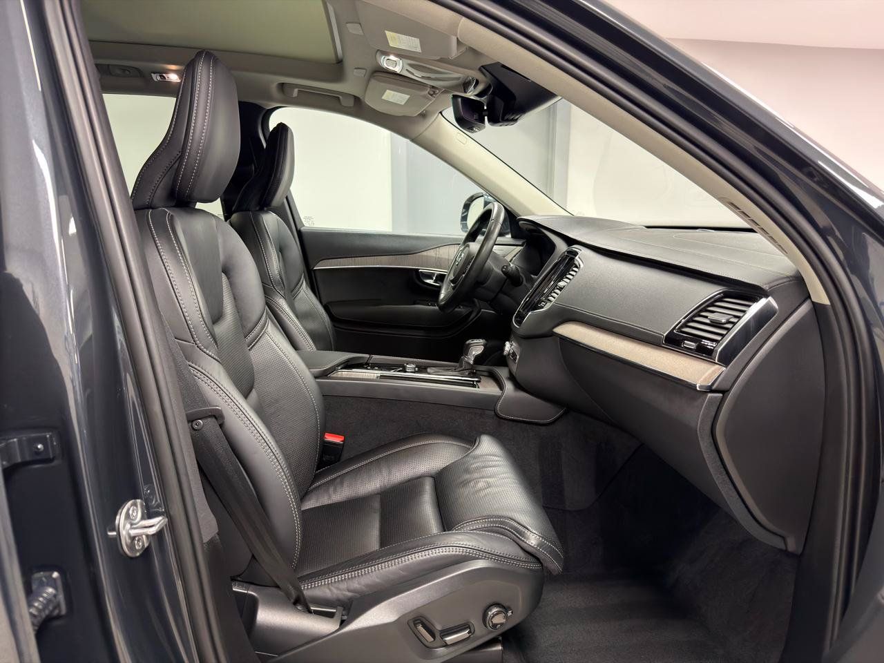 Used 2022 Volvo XC90 T6 Inscription AWD/4WD image 10