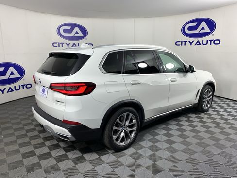 Used 2021 BMW X5 xDrive40i w/ Premium Package AWD/4WD image 3