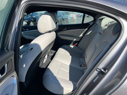 Used 2025 Genesis G70 2.5T image 26