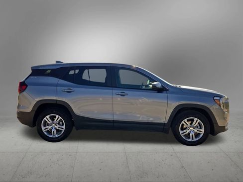 Used 2024 GMC Terrain SLE image 7