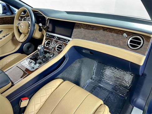 Used 2022 Bentley Continental GT image 11