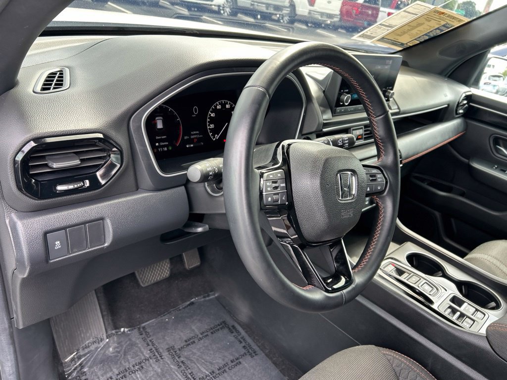 Used 2025 Honda Pilot Sport image 22