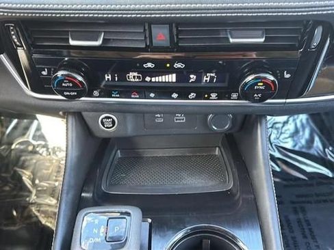 Used 2023 Nissan Rogue SL w/ SL Premium Package AWD/4WD image 17