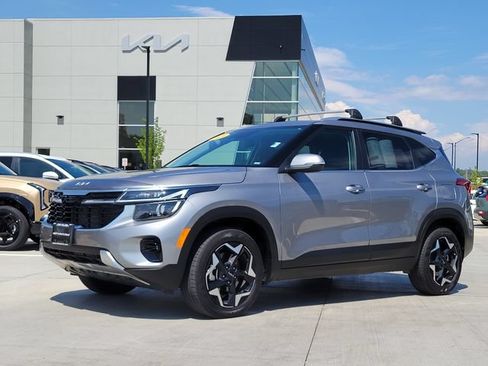 Used 2025 Kia Seltos EX AWD/4WD image 1