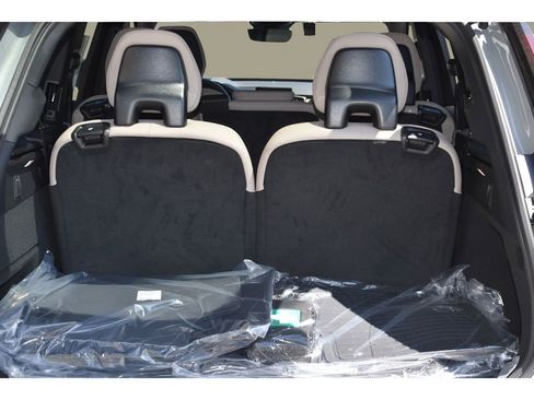 Certified 2025 Volvo XC90 T8 Plus w/ Protection Package Premier image 36