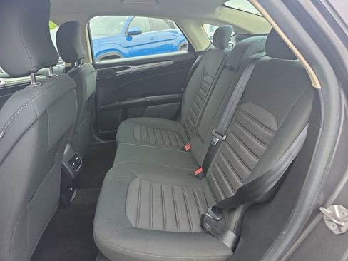 Used 2019 Ford Fusion SE AWD/4WD image 36