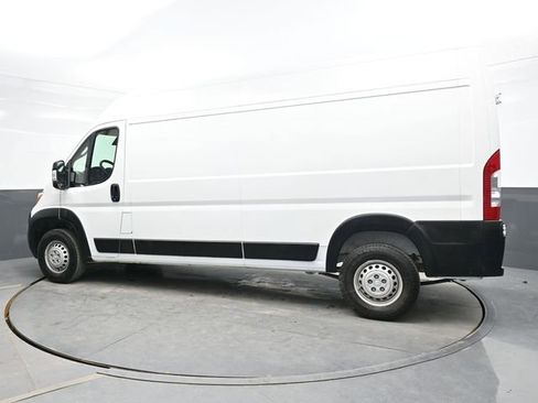 Used 2024 RAM ProMaster 2500 w/ Convenience Group FWD image 4