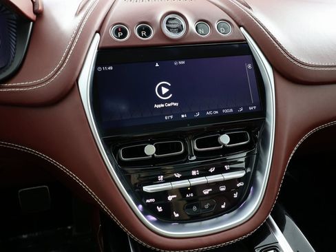 Used 2021 Aston Martin DBX image 29