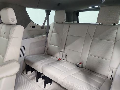 Used 2024 Cadillac Escalade ESV Sport Platinum w/ LPO, ONYX Package image 27