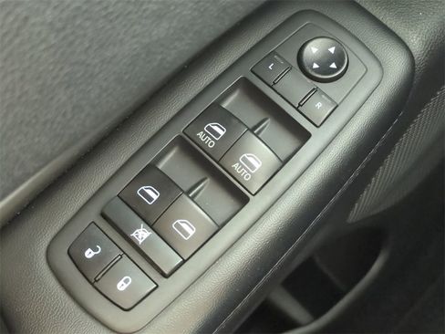 New 2025 Hyundai Venue Limited image 23