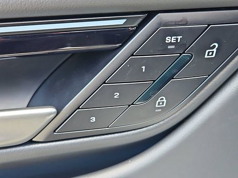 Certified 2025 Porsche Macan 4 Electric AWD/4WD image 23