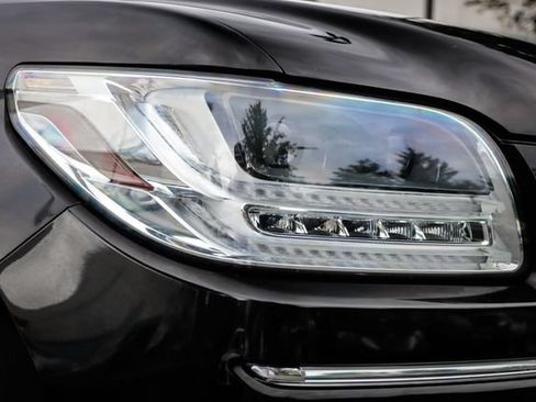 Used 2018 Lincoln Navigator L Reserve w/ Technology Package AWD/4WD image 8