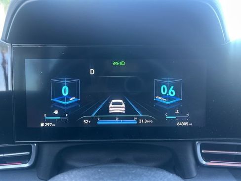 Used 2023 Hyundai Elantra Limited image 7