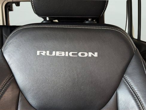 Used 2016 Jeep Wrangler Unlimited Rubicon w/ Dual Top Group AWD/4WD image 19