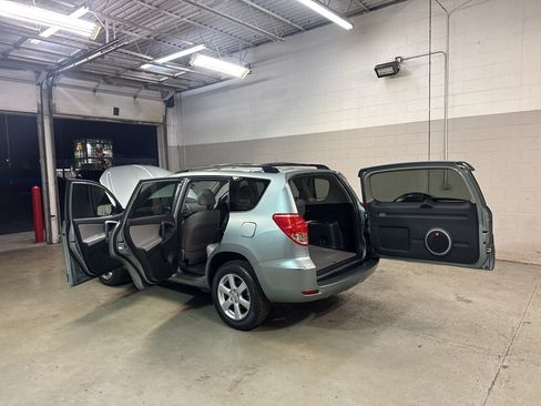 Used 2008 Toyota RAV4 Limited w/ Tow Prep Pkg AWD/4WD image 12