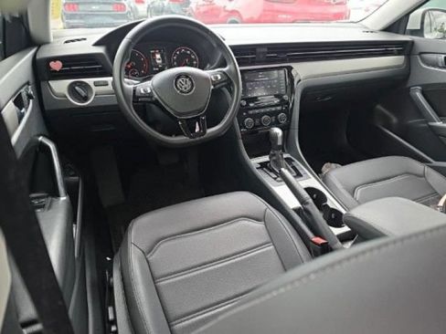 Used 2021 Volkswagen Passat 2.0T SE FWD image 14