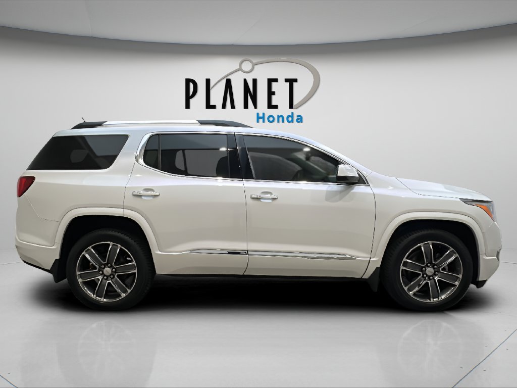Used 2018 GMC Acadia Denali w/ Technology Package AWD/4WD image 10