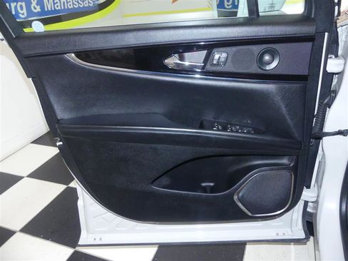 Used 2022 Lincoln Nautilus Reserve w/ Luxury Package image 25