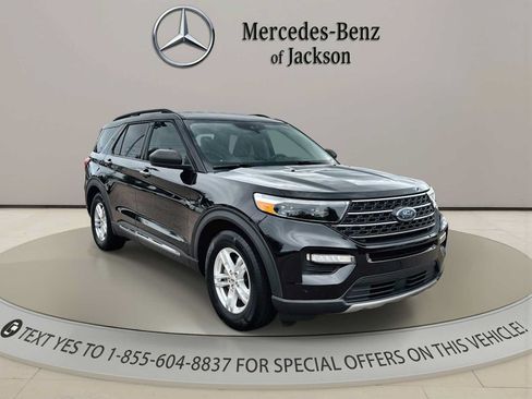 Used 2021 Ford Explorer XLT w/ Equipment Group 202A RWD image 2