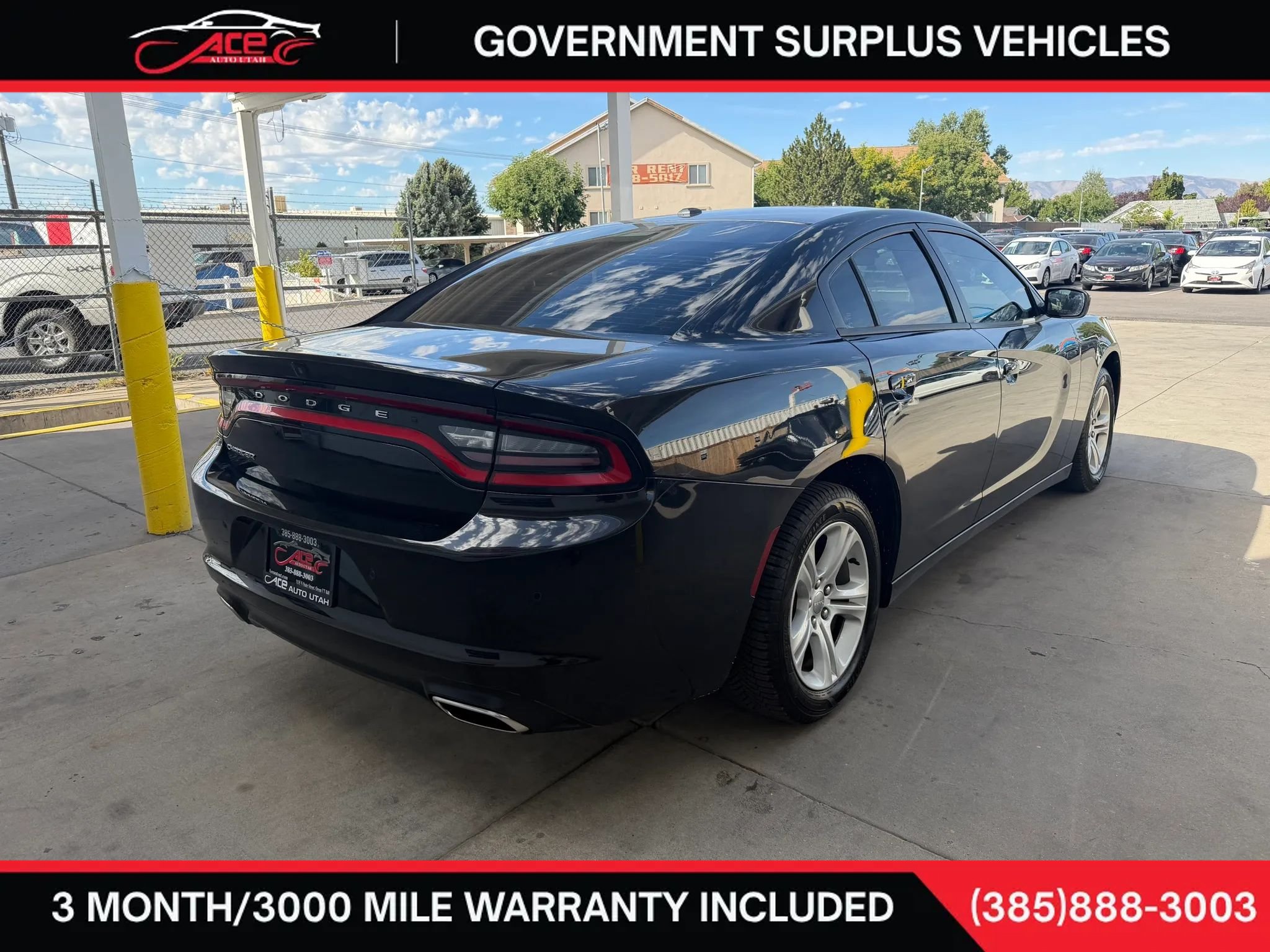Used 2019 Dodge Charger SXT w/ Travel & Safety Group RWD image 8