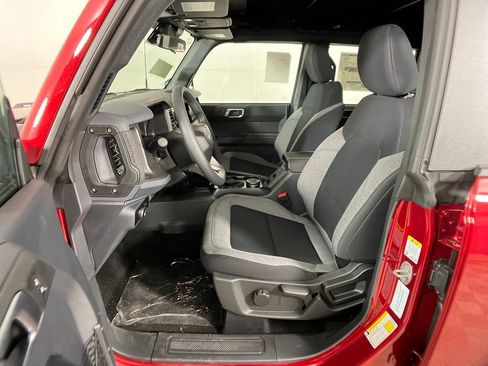 New 2025 Ford Bronco 4-Door image 29