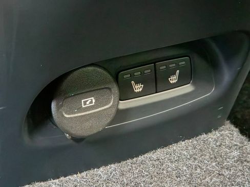 Used 2023 Volvo C40 P8 Recharge Ultimate AWD/4WD image 22