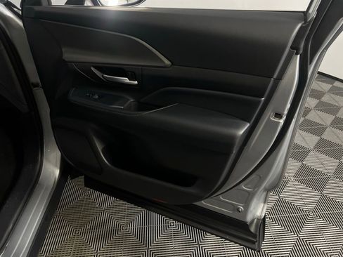 Used 2025 Toyota Grand Highlander AWD image 31