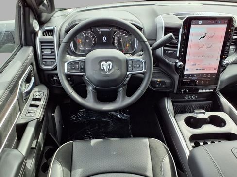 New 2026 RAM 2500 Laramie AWD/4WD image 4