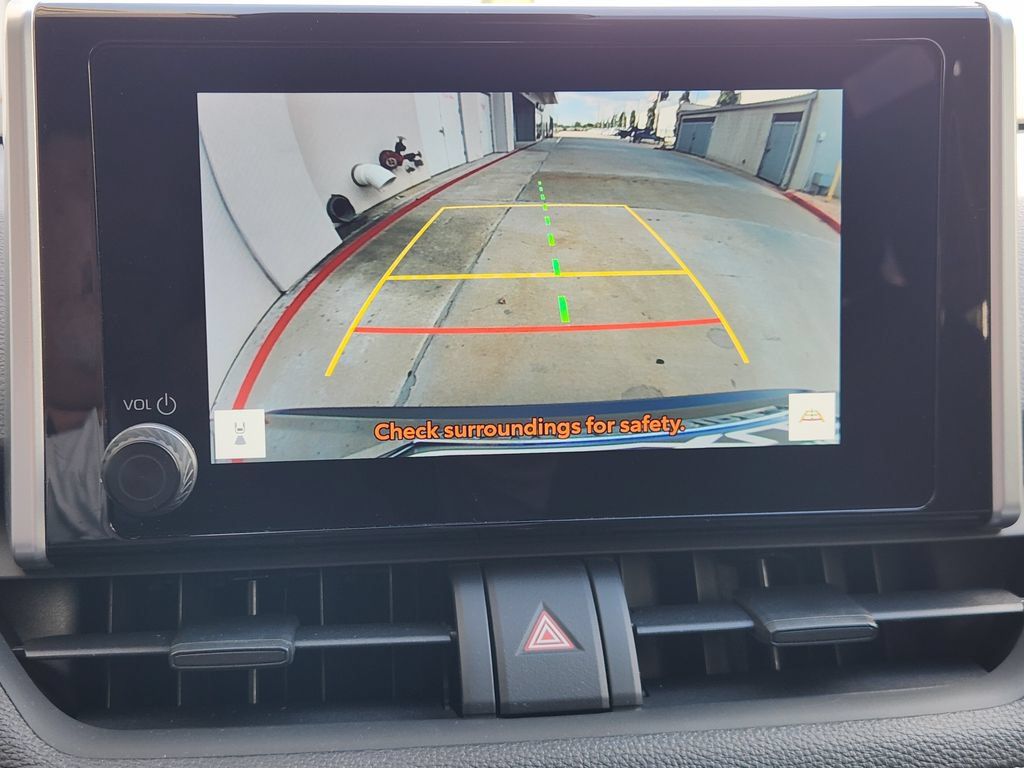 Used 2025 Toyota RAV4 LE AWD/4WD image 17