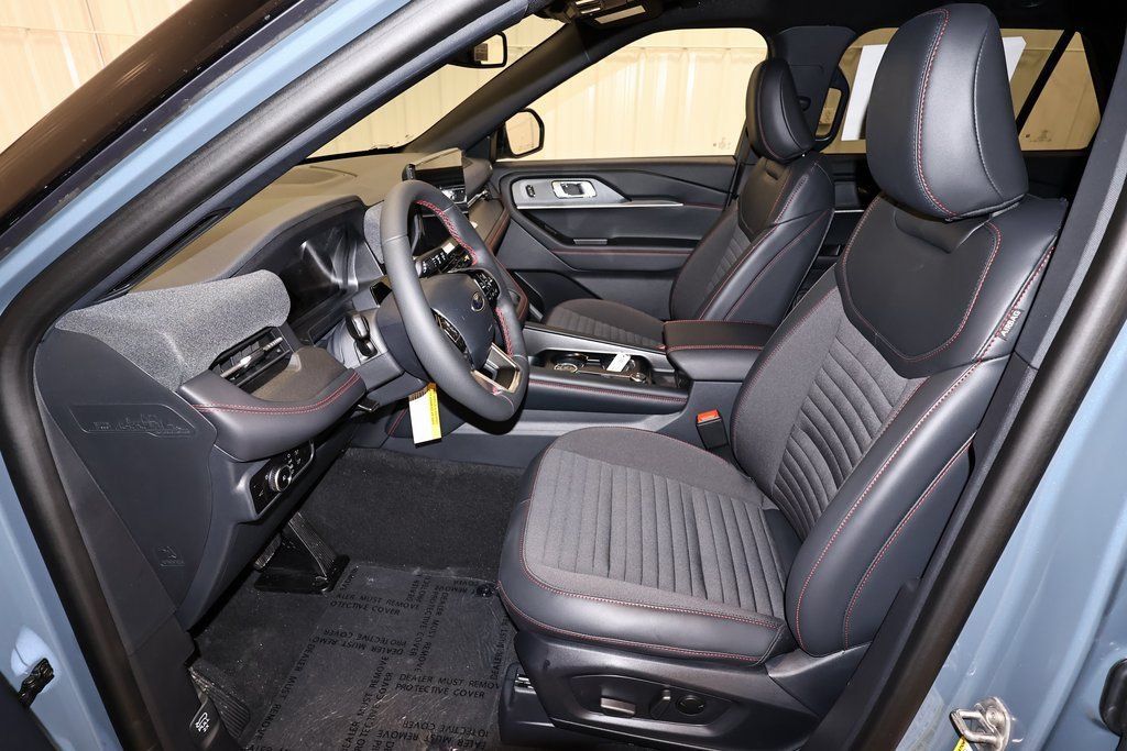 New 2026 Ford Explorer ST-Line w/ ST-Line Street Pack AWD/4WD image 13