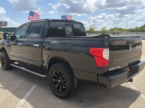 Used 2017 Nissan Titan SV AWD/4WD image 3