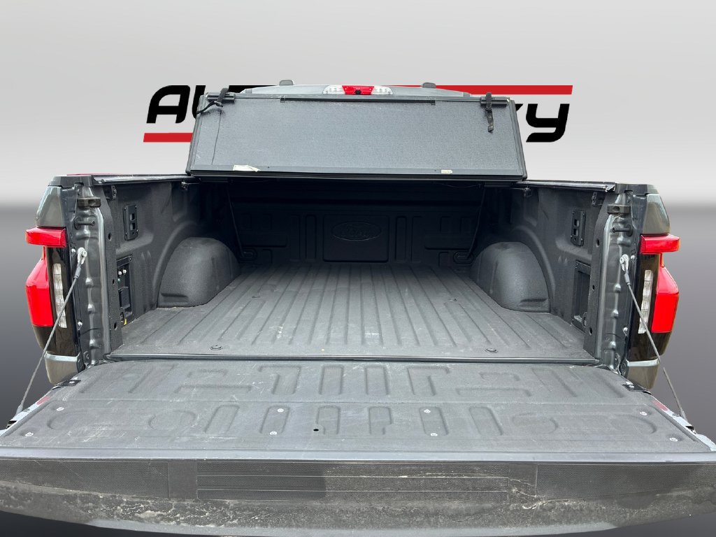 Used 2025 Ford F150 Lightning Flash AWD/4WD image 18