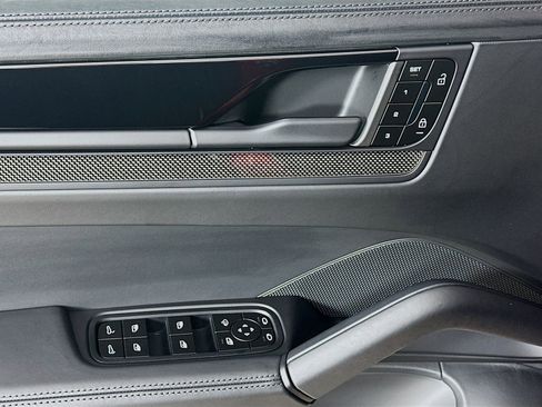 Certified 2026 Porsche Cayenne GTS AWD/4WD image 18