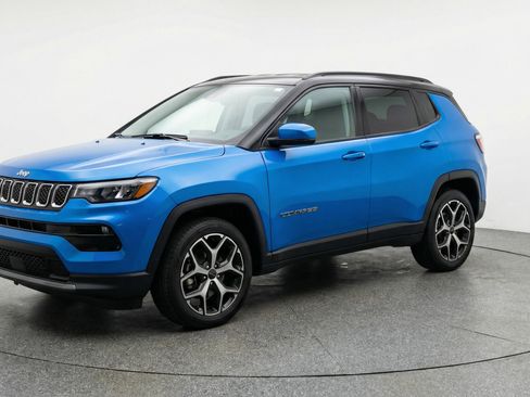 Used 2025 Jeep Compass Limited image 3