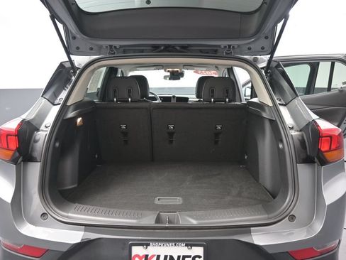 Used 2025 Buick Encore GX Preferred AWD/4WD image 24