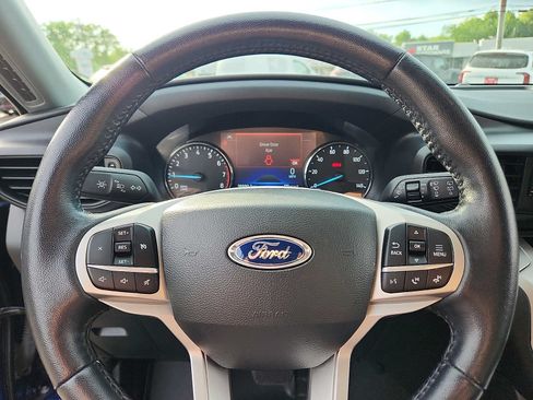 Used 2022 Ford Explorer XLT AWD/4WD image 18