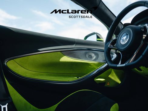 Used 2025 McLaren Artura Performance image 32