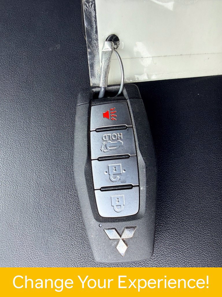 Used 2025 Mitsubishi Outlander SE FWD image 28