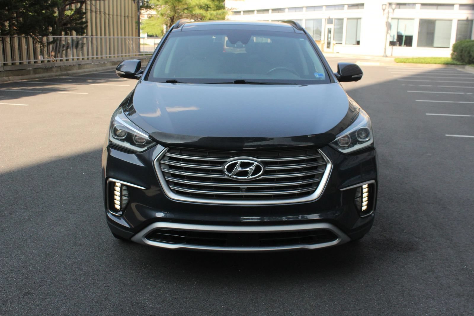 Used 2017 Hyundai Santa Fe Limited AWD/4WD image 3