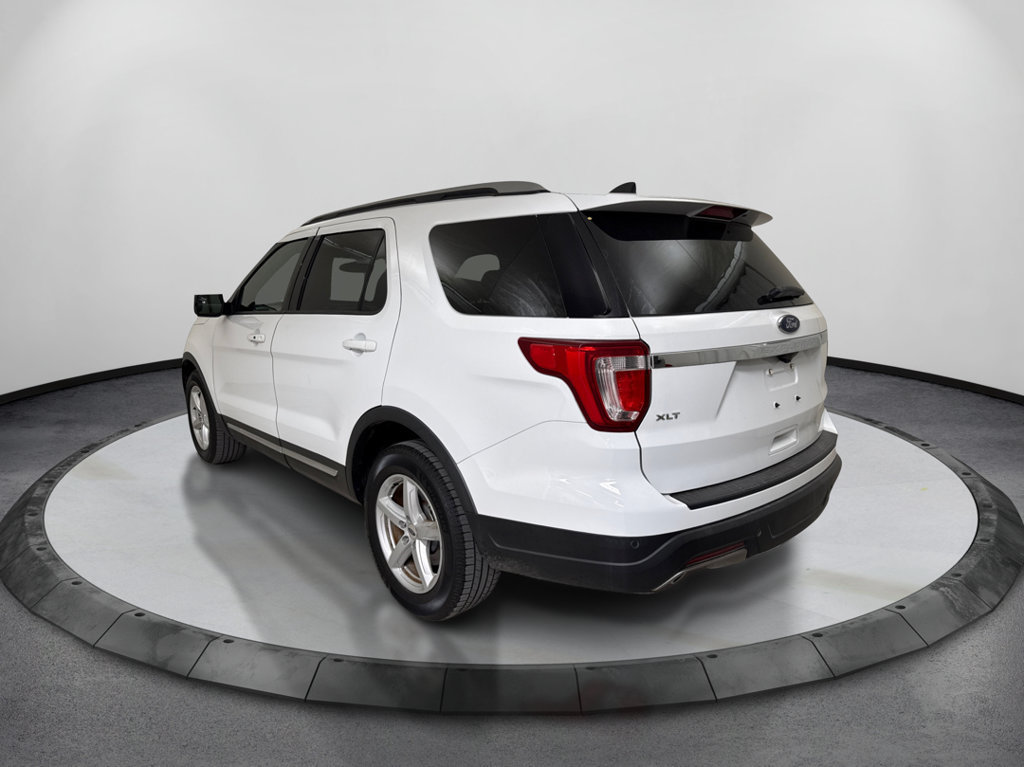 Used 2018 Ford Explorer XLT FWD image 8