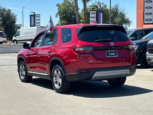 Used 2025 Honda Pilot EX-L image 8