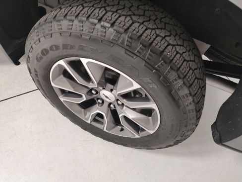 Used 2020 Chevrolet Silverado 1500 RST AWD/4WD image 13