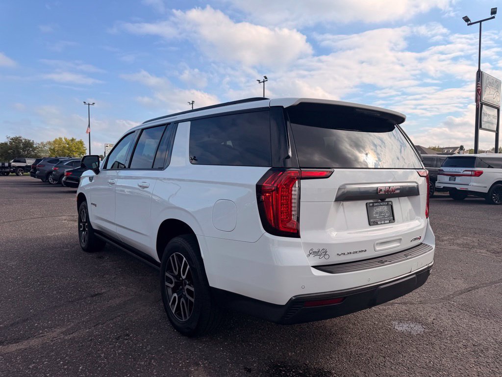 Used 2021 GMC Yukon XL AT4 w/ AT4 Premium Plus Package AWD/4WD image 7