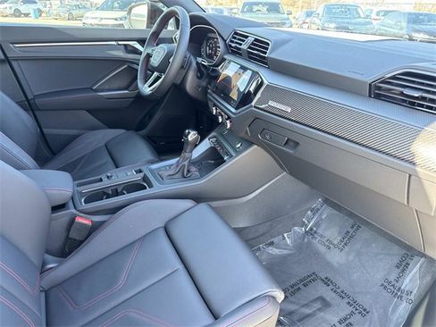 Certified 2025 Audi Q3 2.0T Premium Plus w/ Premium Plus Package image 28